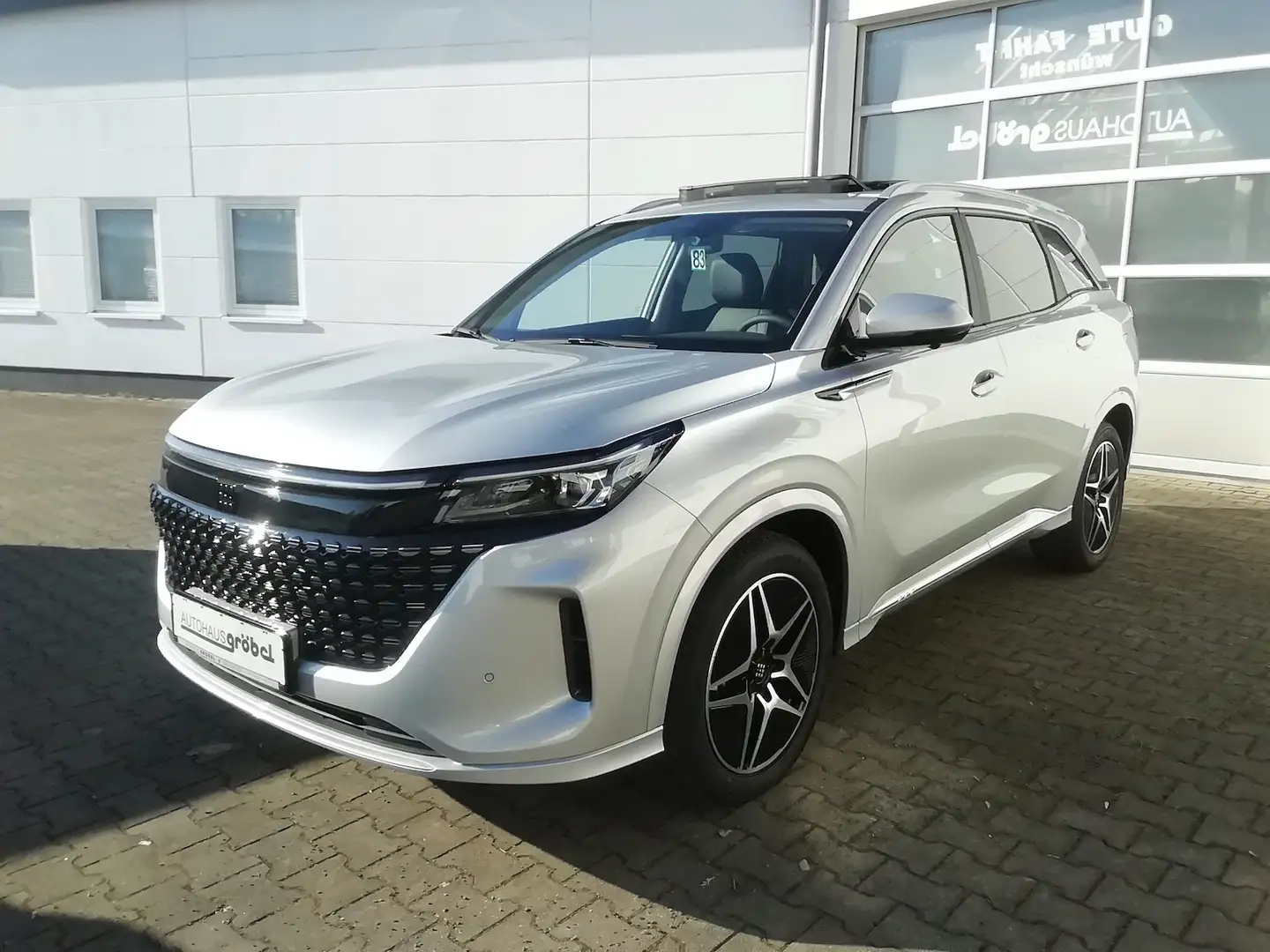 DFSK Fengon E5 PHEV 1.5 L 7 Sitze Plug in Hybrid Gris - 2