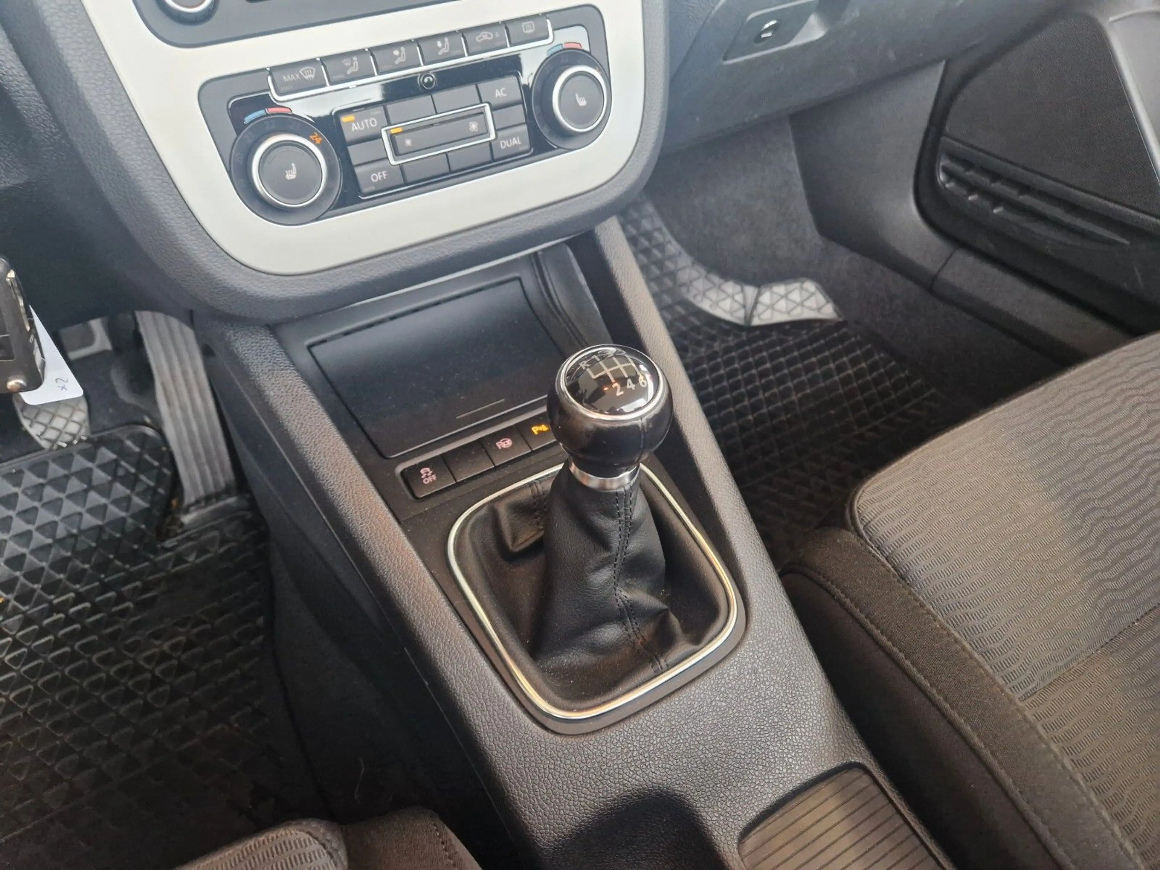 Volkswagen Eos Basis Klima SHZG PDC LM-Felgen — photo 13