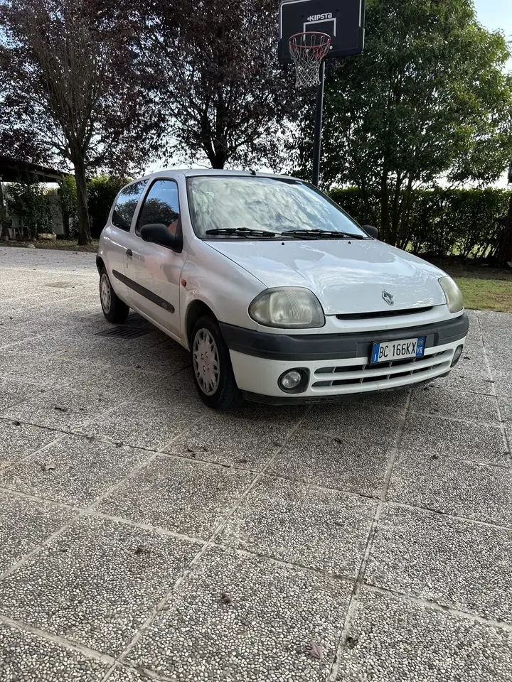 Renault Clio 3p 1.2 One O, foto 1