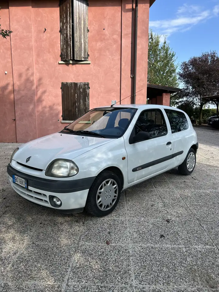 Renault Clio 3p 1.2 One O, foto 2