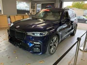 X7 M50i