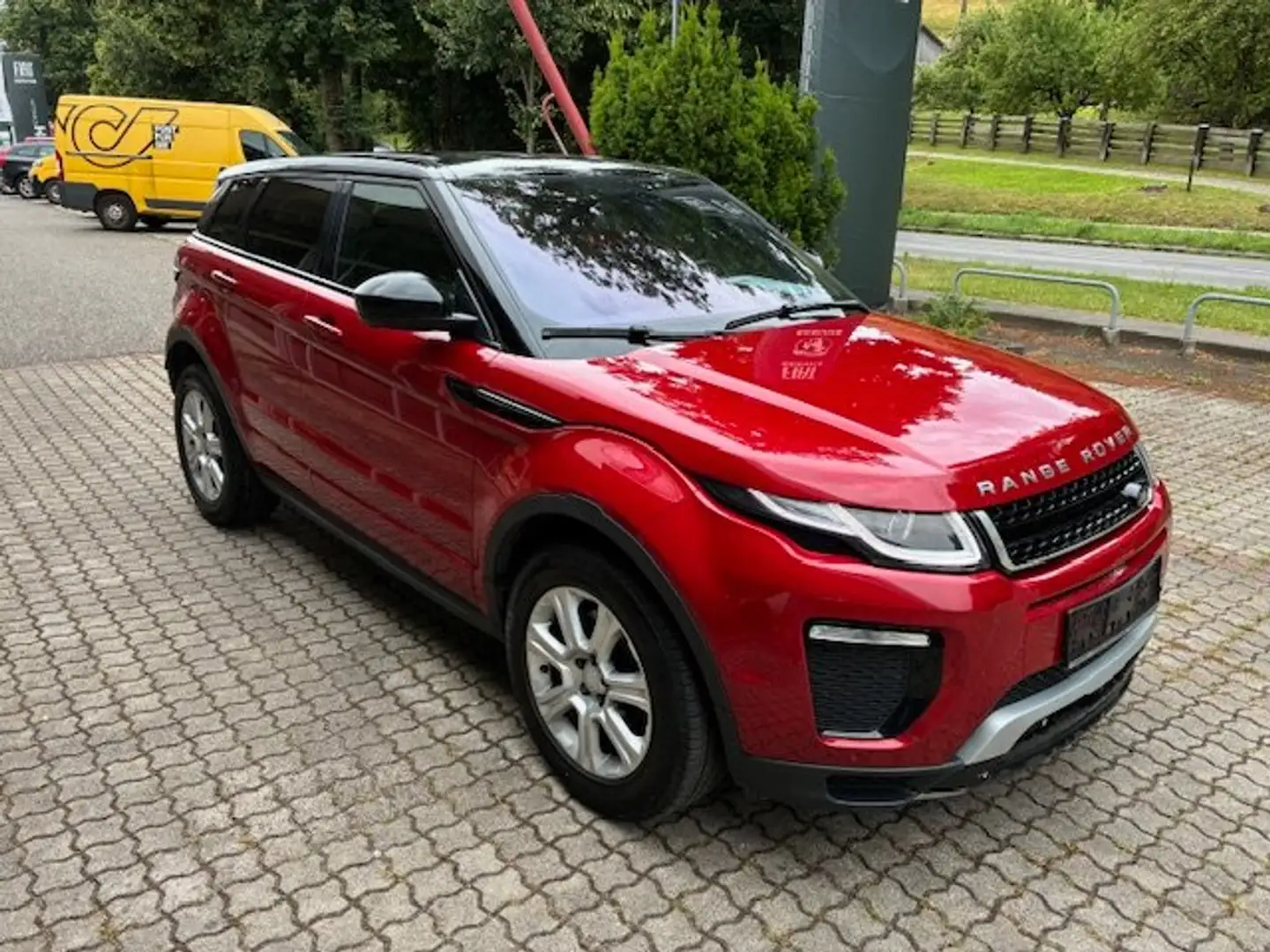 Land Rover Range Rover Evoque SE Dynamic 2,0 TD4 Aut. *TOP AUSSTATTUNG* Rot - 1