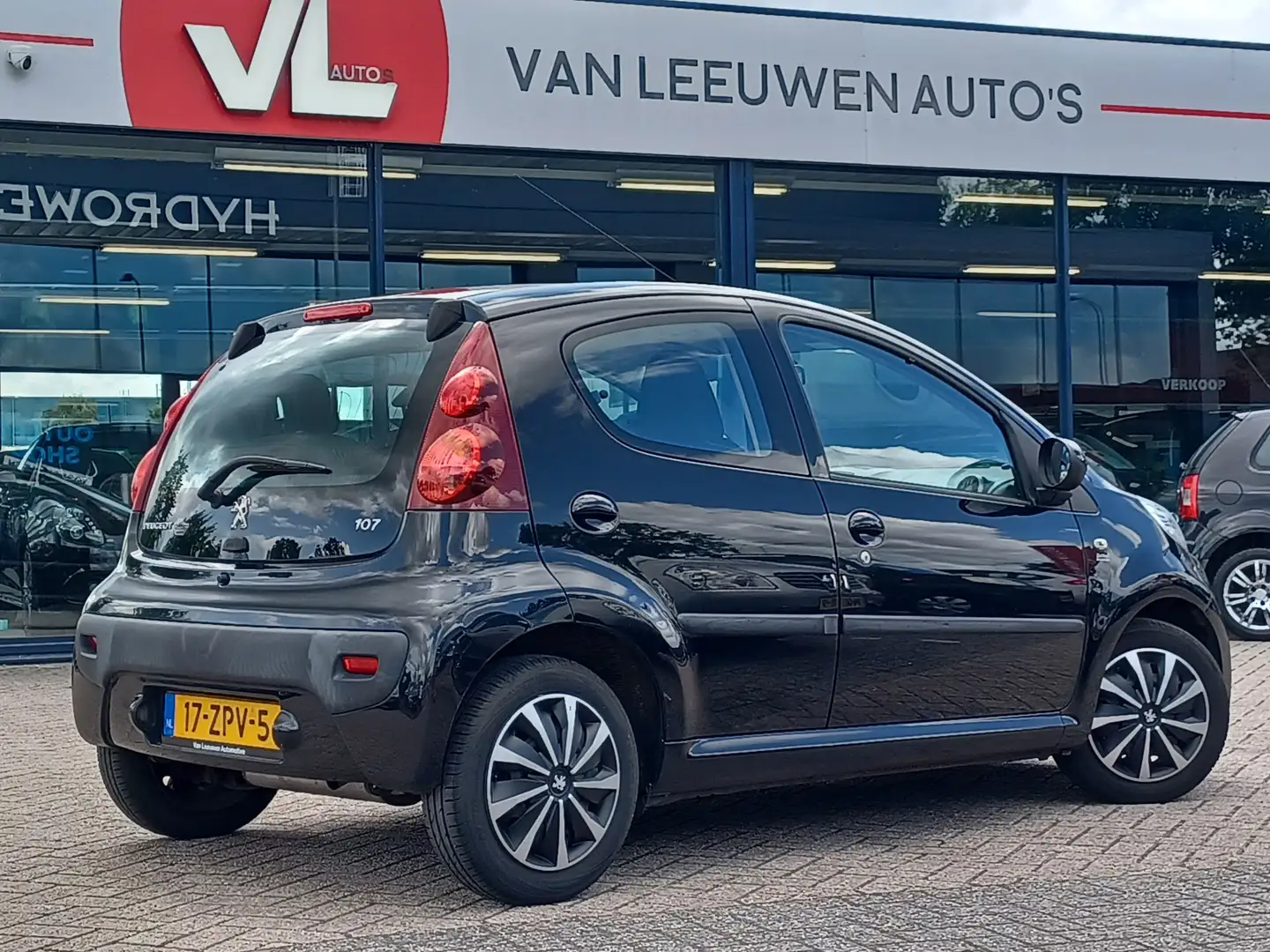 Peugeot 107 1.0 Active | APK 17-03-2026 | Airco | Radio CD Zwart - 2