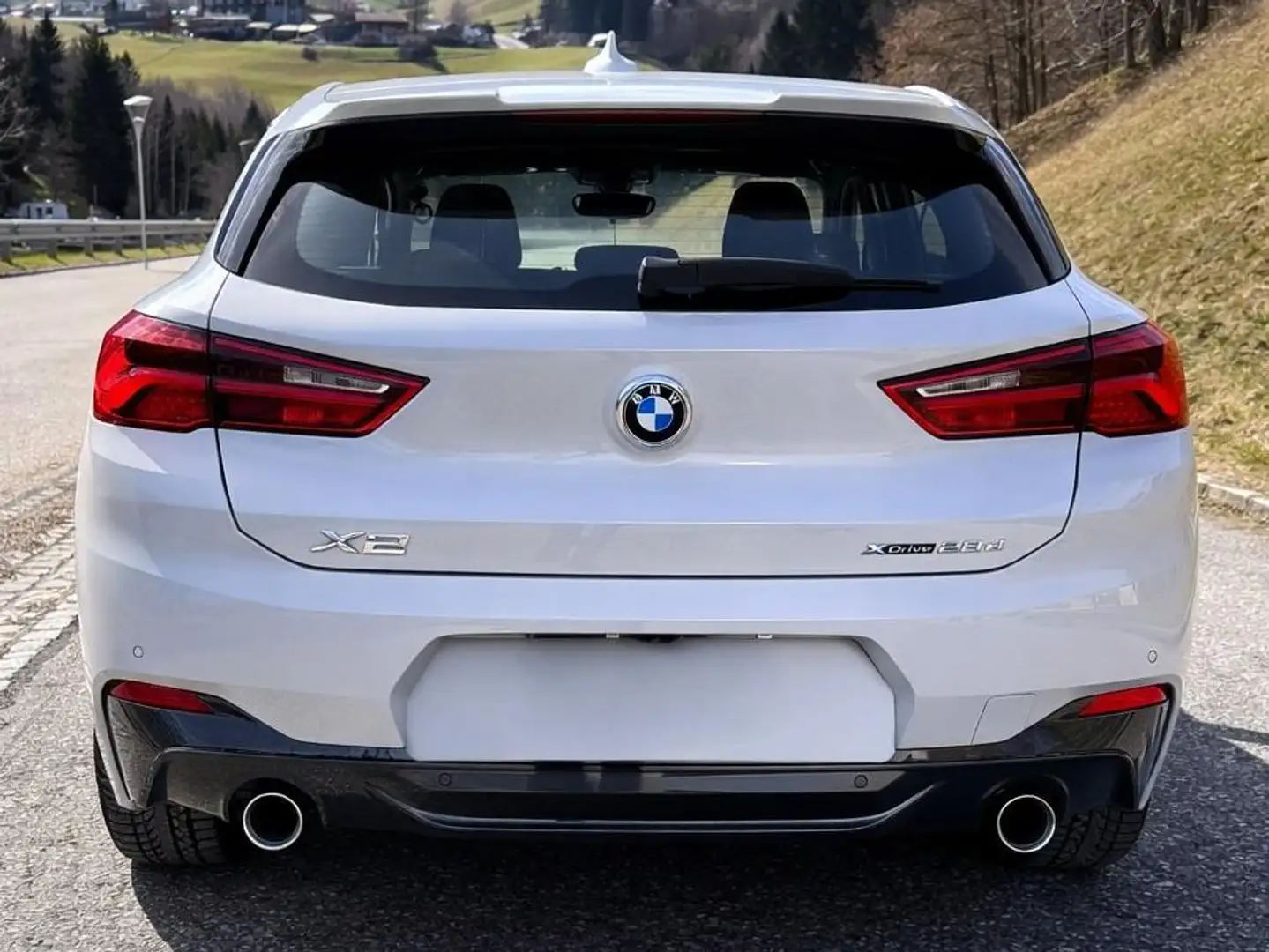 BMW X2 xDrive 20 d M Sport Weiß - 2