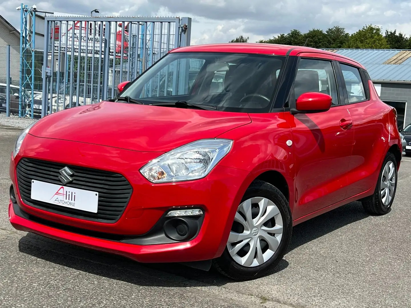 Suzuki Swift 1.2i**Airco**1er Main**Garantie 12 Mois**Euro6c** Rouge - 2
