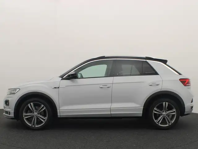 Volkswagen T-Roc view 2