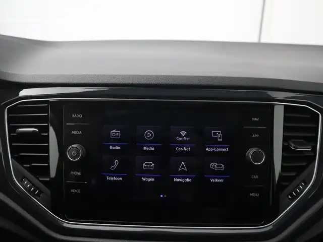 Volkswagen T-Roc view 27