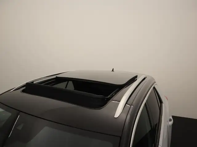 Volkswagen T-Roc view 7