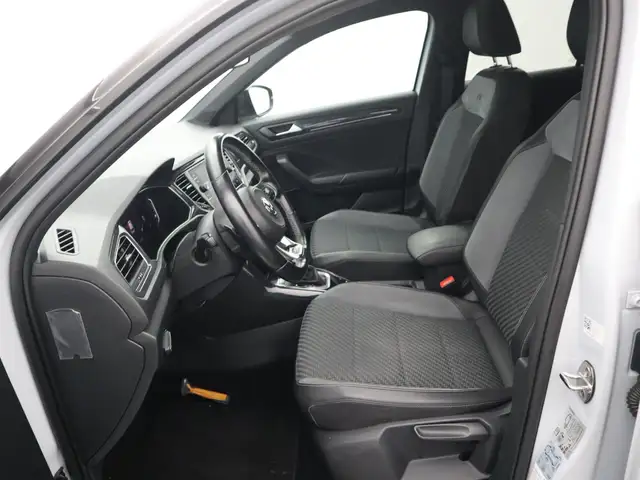 Volkswagen T-Roc view 25