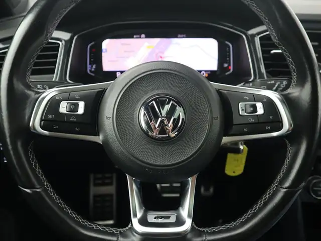 Volkswagen T-Roc view 16
