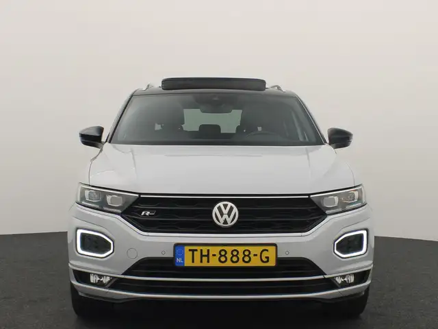 Volkswagen T-Roc view 23