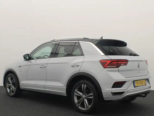 Volkswagen T-Roc view 3