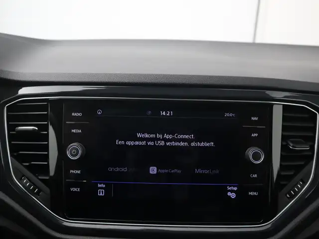 Volkswagen T-Roc view 14