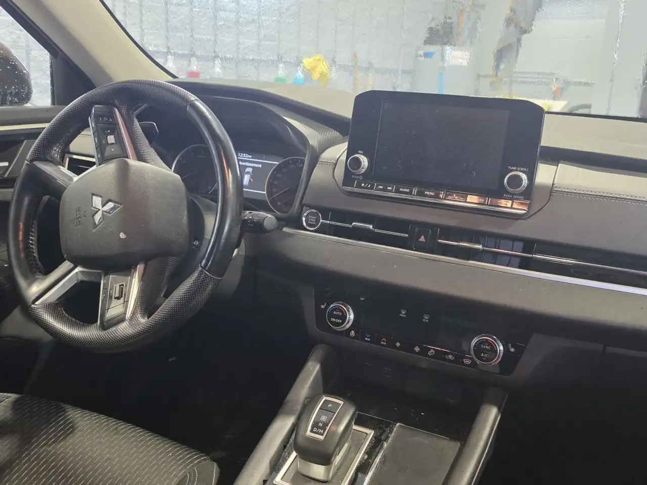 Mitsubishi Outlander снимка Mitsubishi Outlander