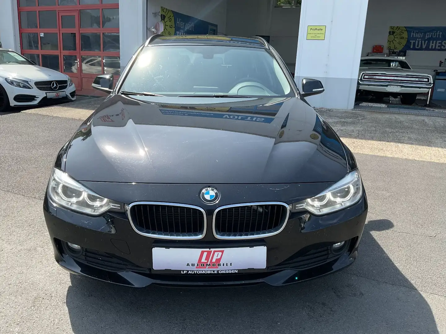 BMW 320 d Touring AHK Navi Xenon PDC Tempomat Euro 5 Schwarz - 2