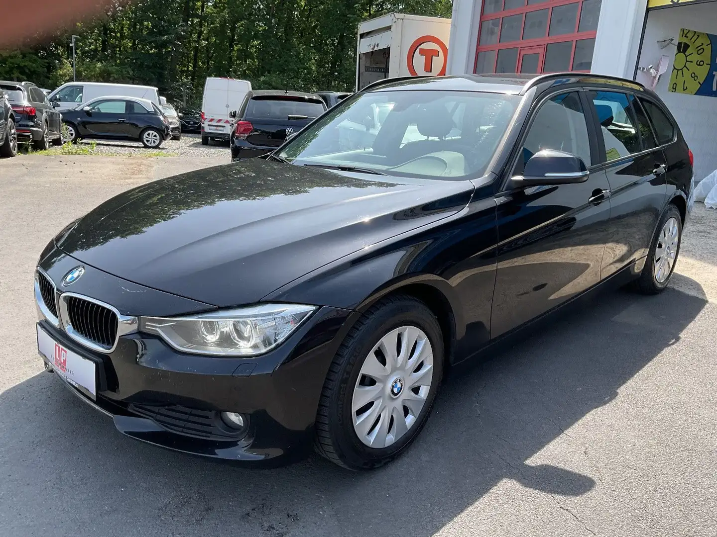 BMW 320 d Touring AHK Navi Xenon PDC Tempomat Euro 5 Schwarz - 1
