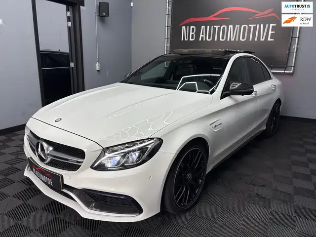 Mercedes-Benz C 63 AMG C63 S V8 Biturbo