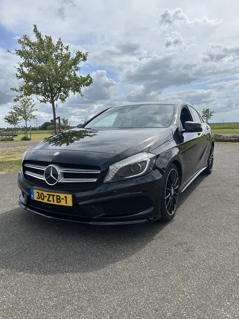 Mercedes-Benz A 180 ambition AMG Pakket/Automaat/Xenon Zwart - 1