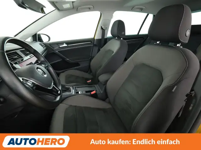 Volkswagen Golf view 10