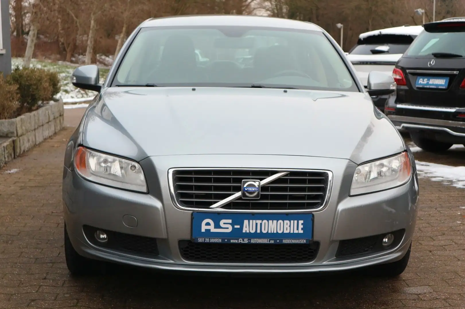 Volvo S80 Lim. D5 Momentum *GEARTRONIC/LEDER/PDC/AHK* Silber - 2