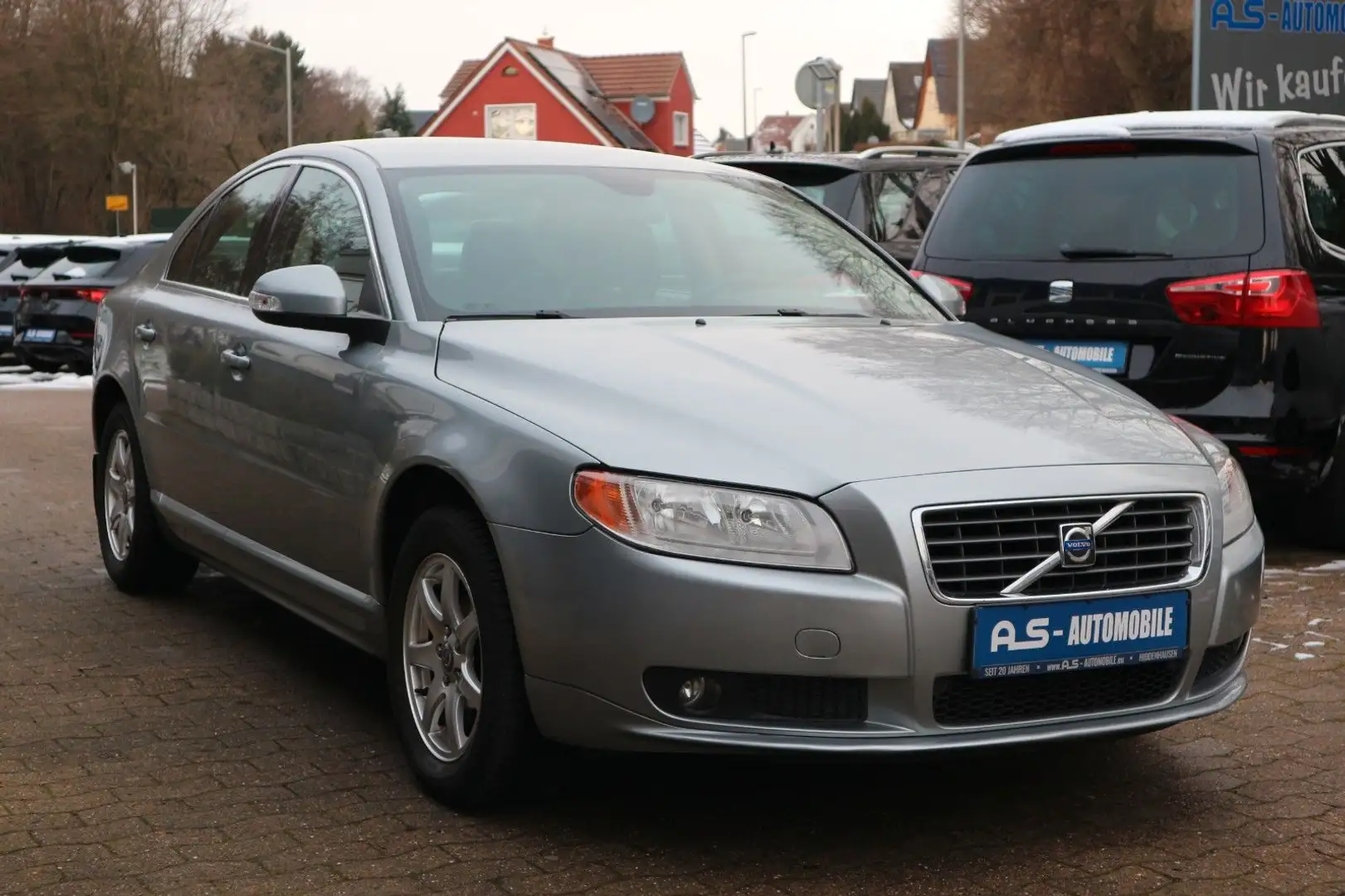 Volvo S80 Lim. D5 Momentum *GEARTRONIC/LEDER/PDC/AHK* Silber - 1