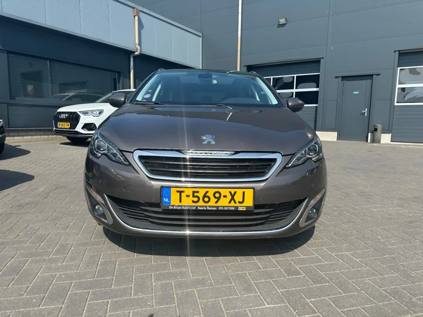 Peugeot 308 308 SW 1.2e-THP Premiere Navi Panorama Trekhaak Grijs - 2