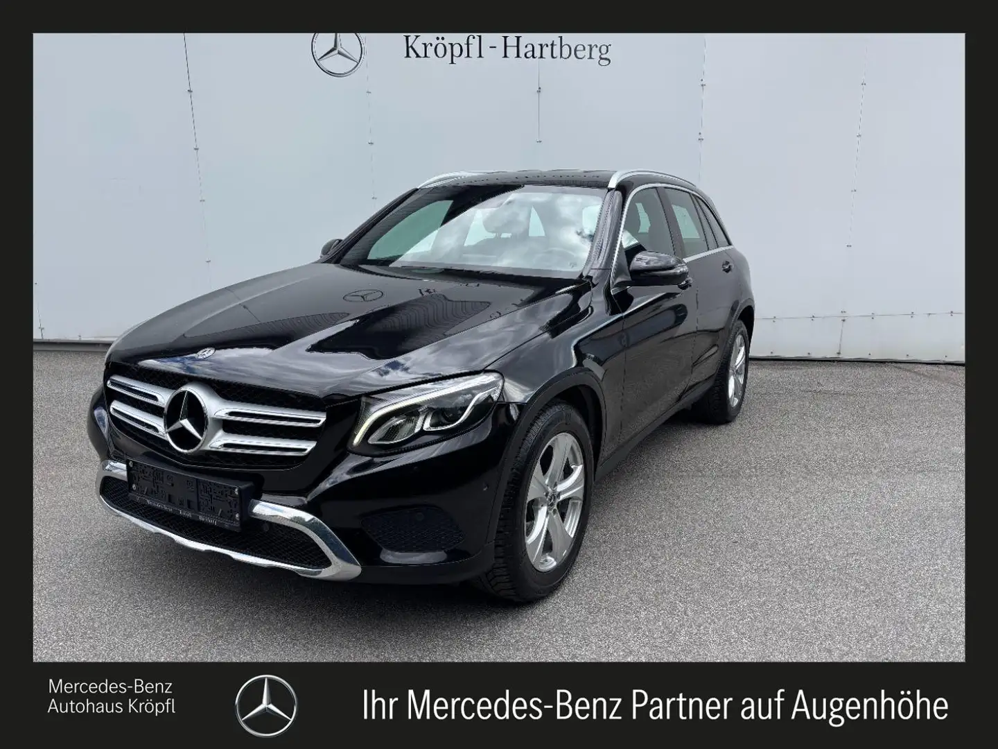 Mercedes-Benz GLC 220 d 4MATIC PTS Shz Navi eHeck AMG RKam Schwarz - 1