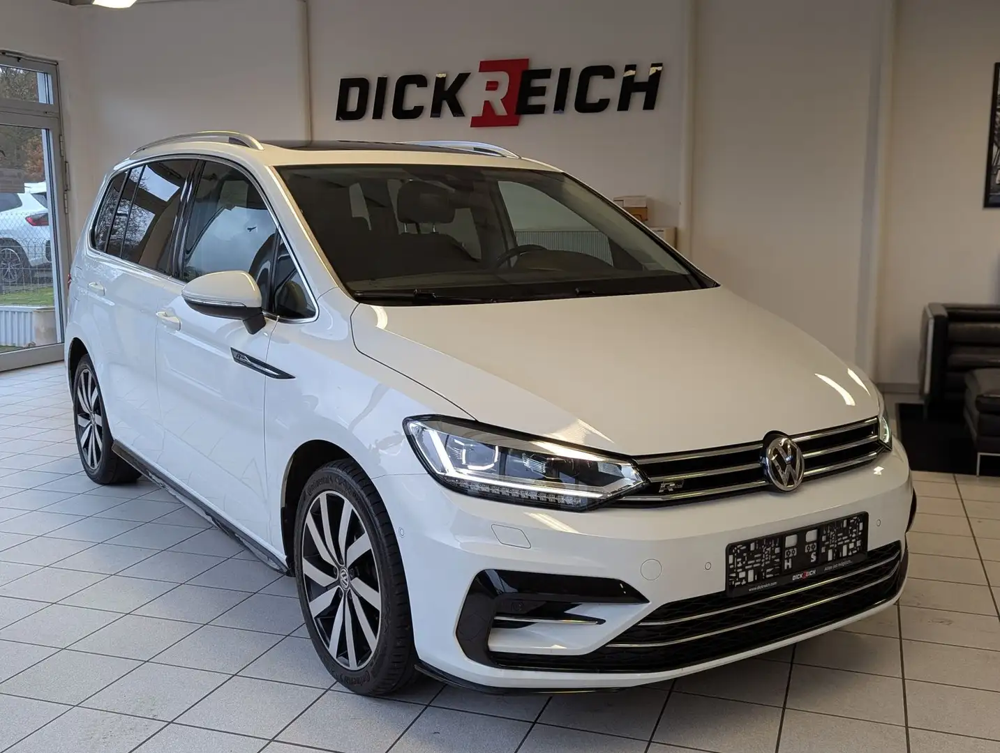 Volkswagen Touran 2.0 DSG R-Line Highl. Pano 7-Sitz AHK 18" Weiß - 1