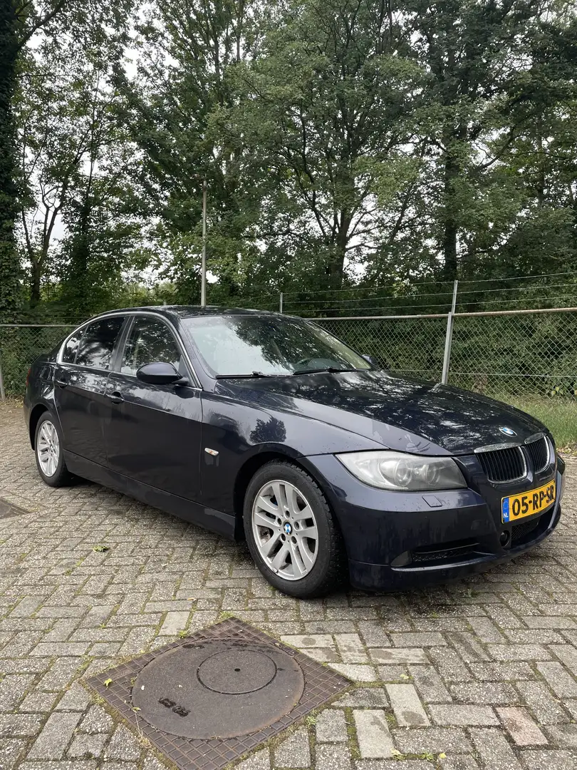 BMW 330 325i Dynamic Exec. Bleu - 2