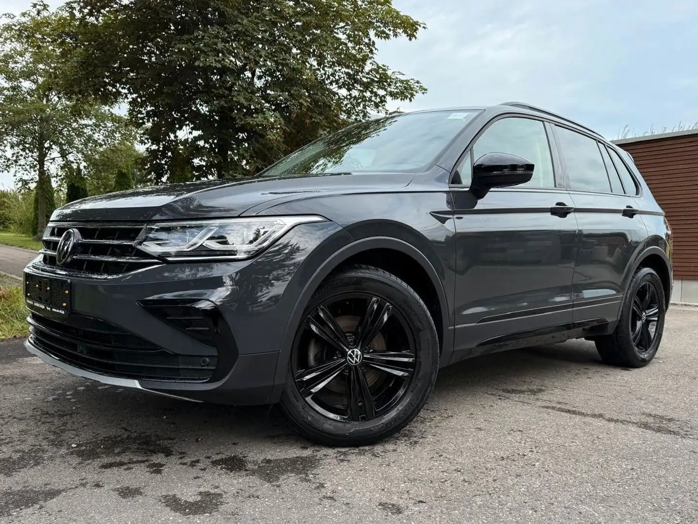 Volkswagen Tiguan Life Urban Sport / LED / SOUND / KAMERA Grau - 1
