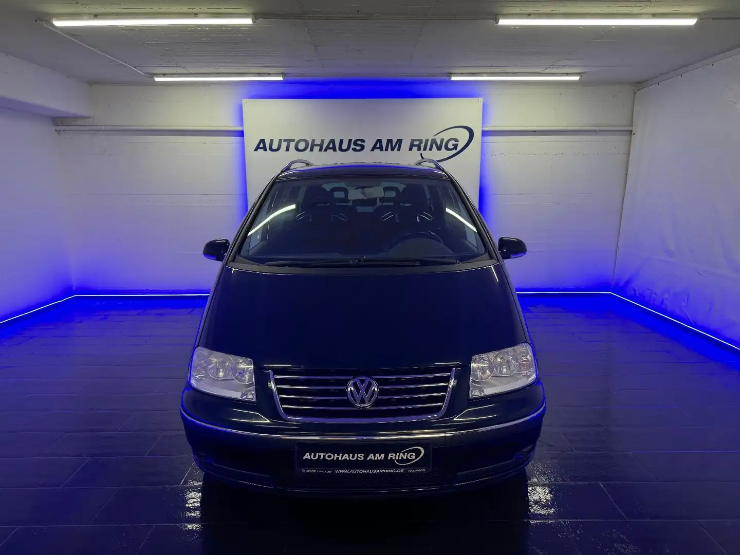 Volkswagen Sharan 2.0 TDI Special 7SITZ NAV 2xPDC TEMPO SHZ Schwarz - 1