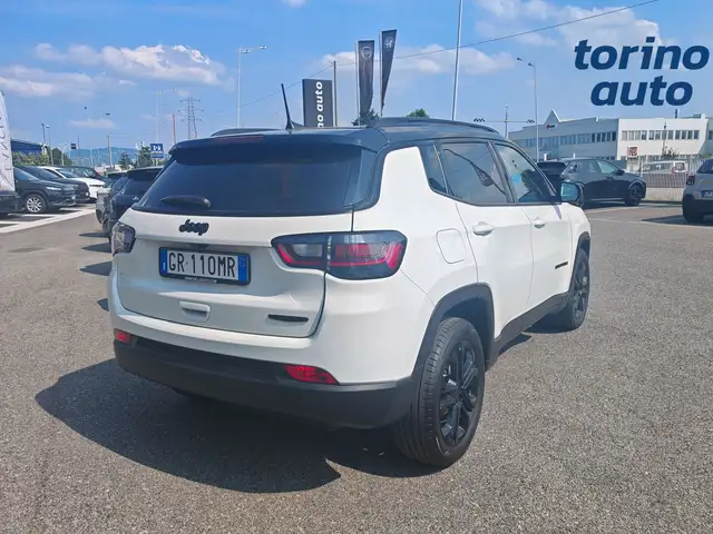 Jeep Compass view 4