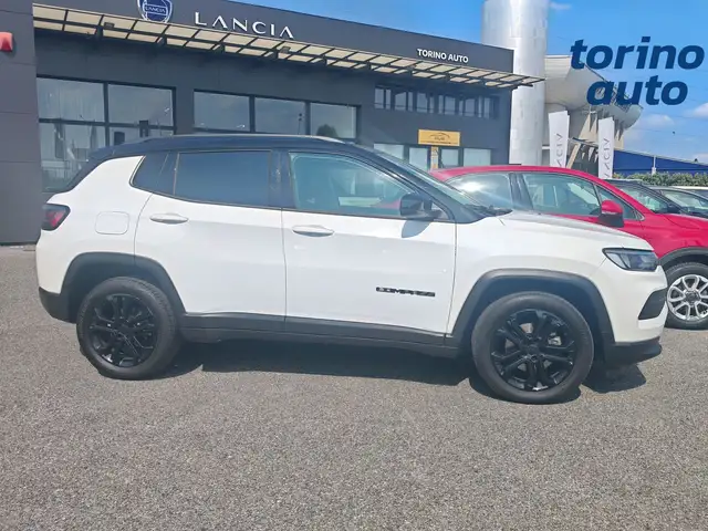 Jeep Compass view 3