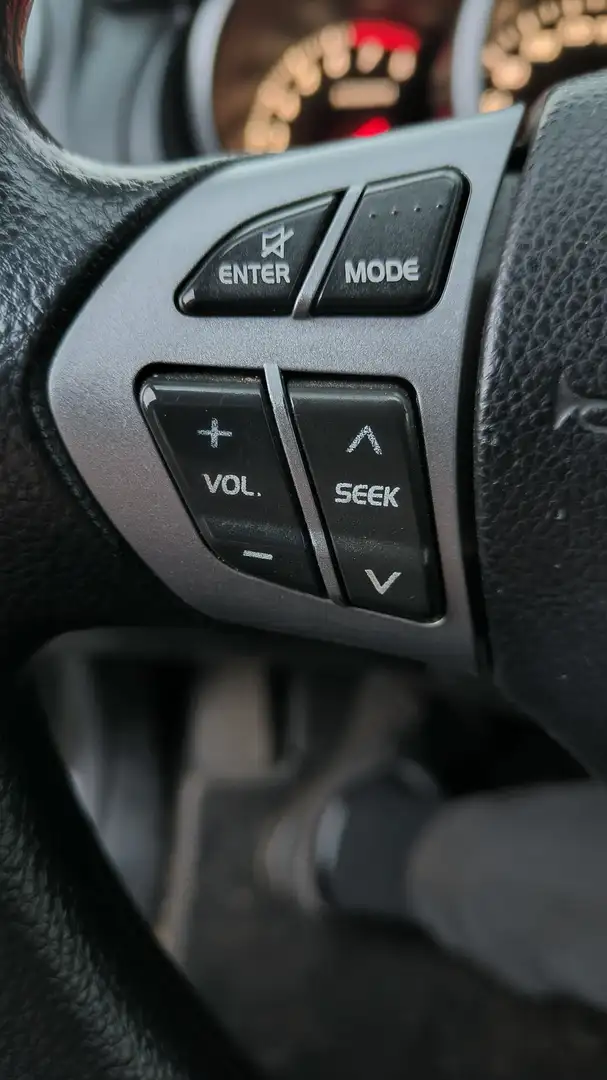 Suzuki Grand Vitara 2.0-16V Exclusive Zwart - 2