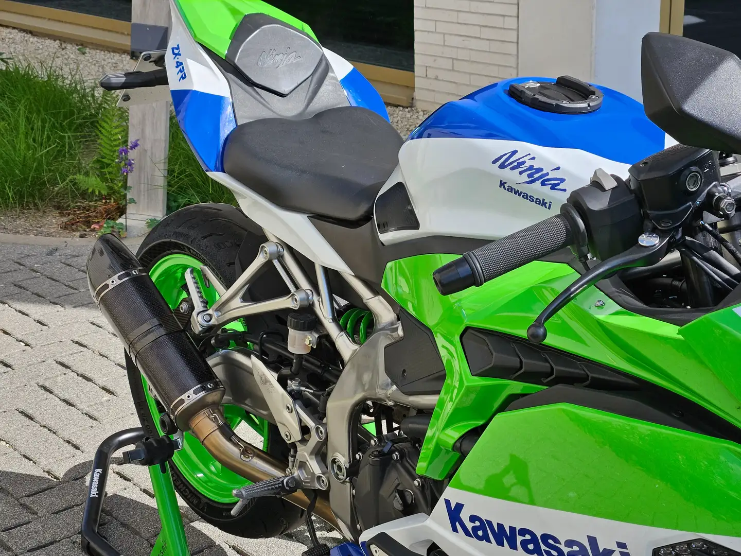 Kawasaki Ninja ZX-4RR 40th anniversary Akrapovic racing line Green - 2