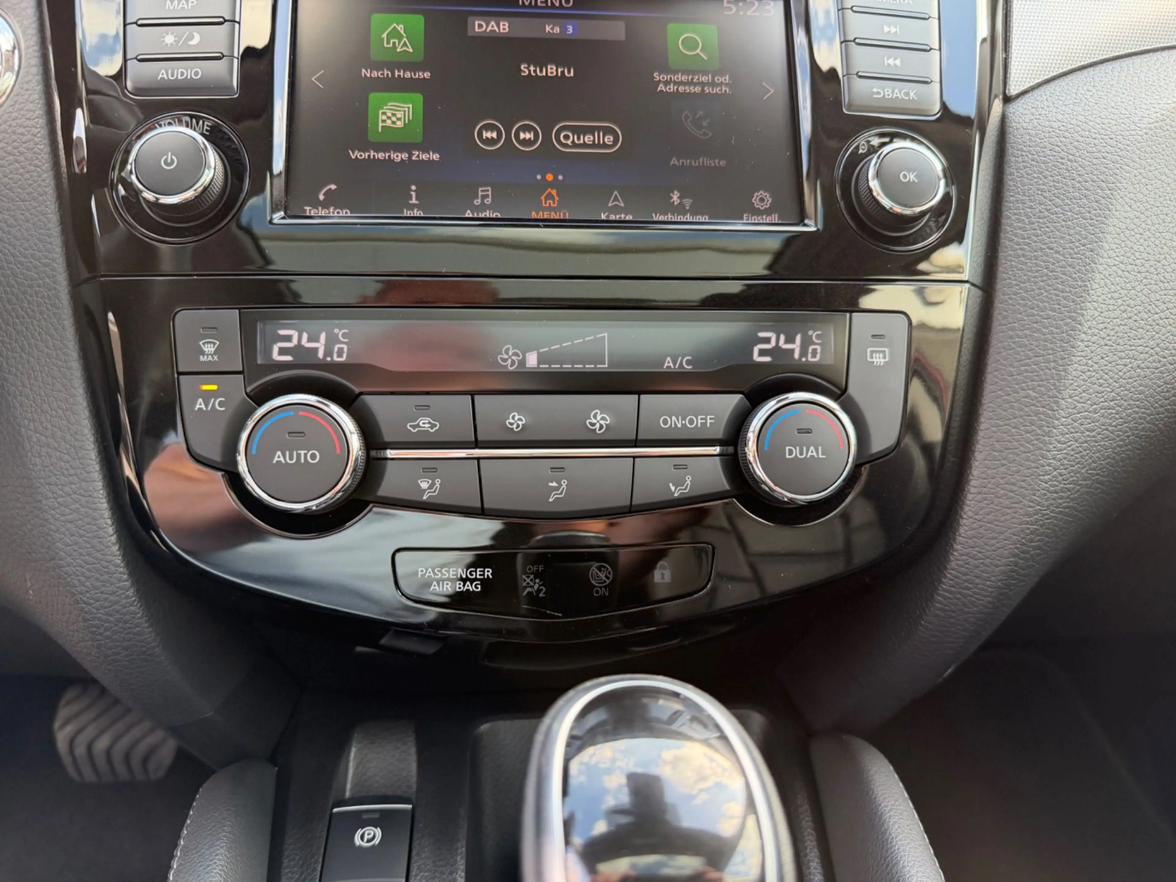 Nissan Qashqai 1.2 DIG-T Tekna 4x2 — photo 24