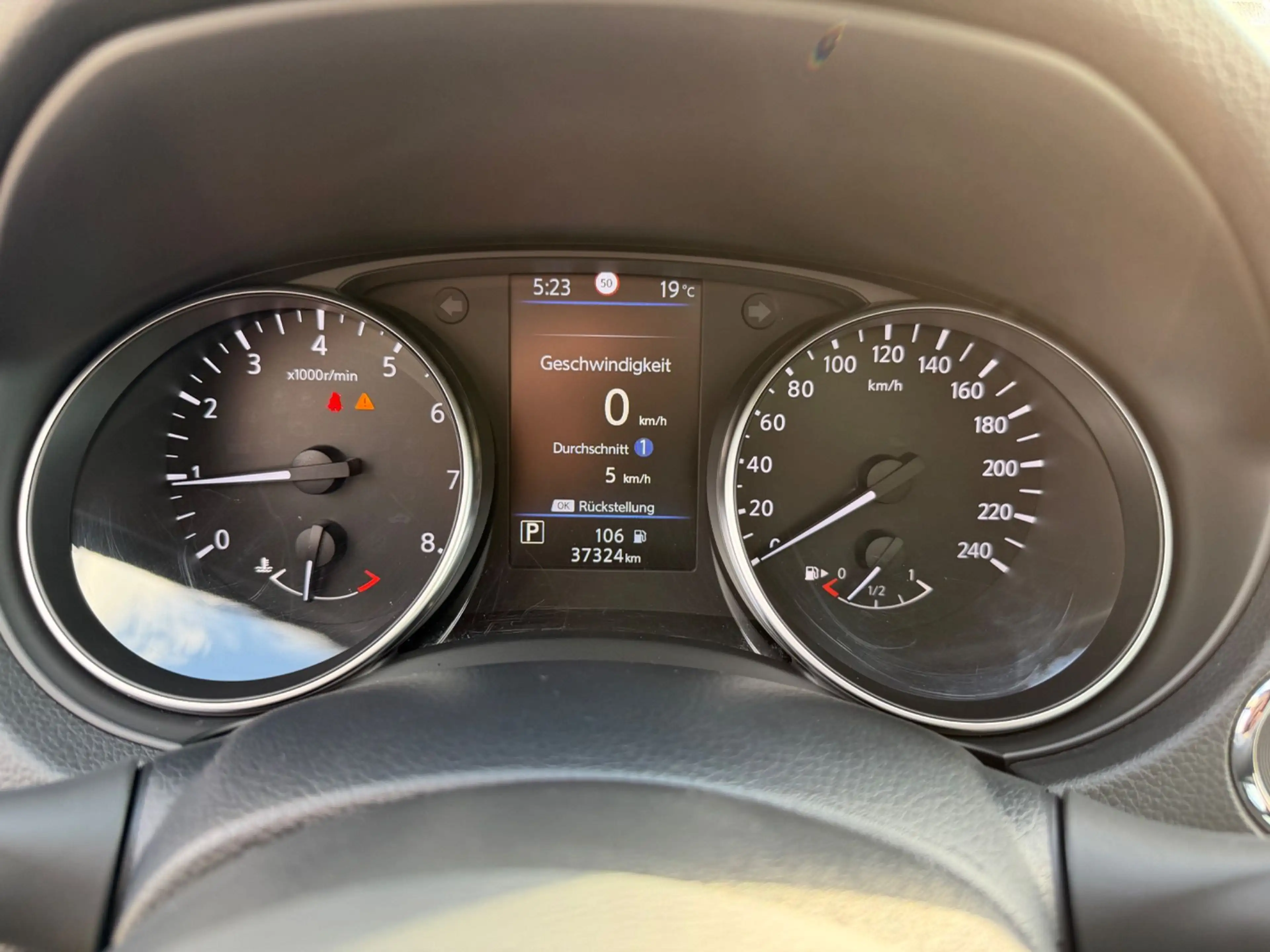 Nissan Qashqai 1.2 DIG-T Tekna 4x2 — photo 19
