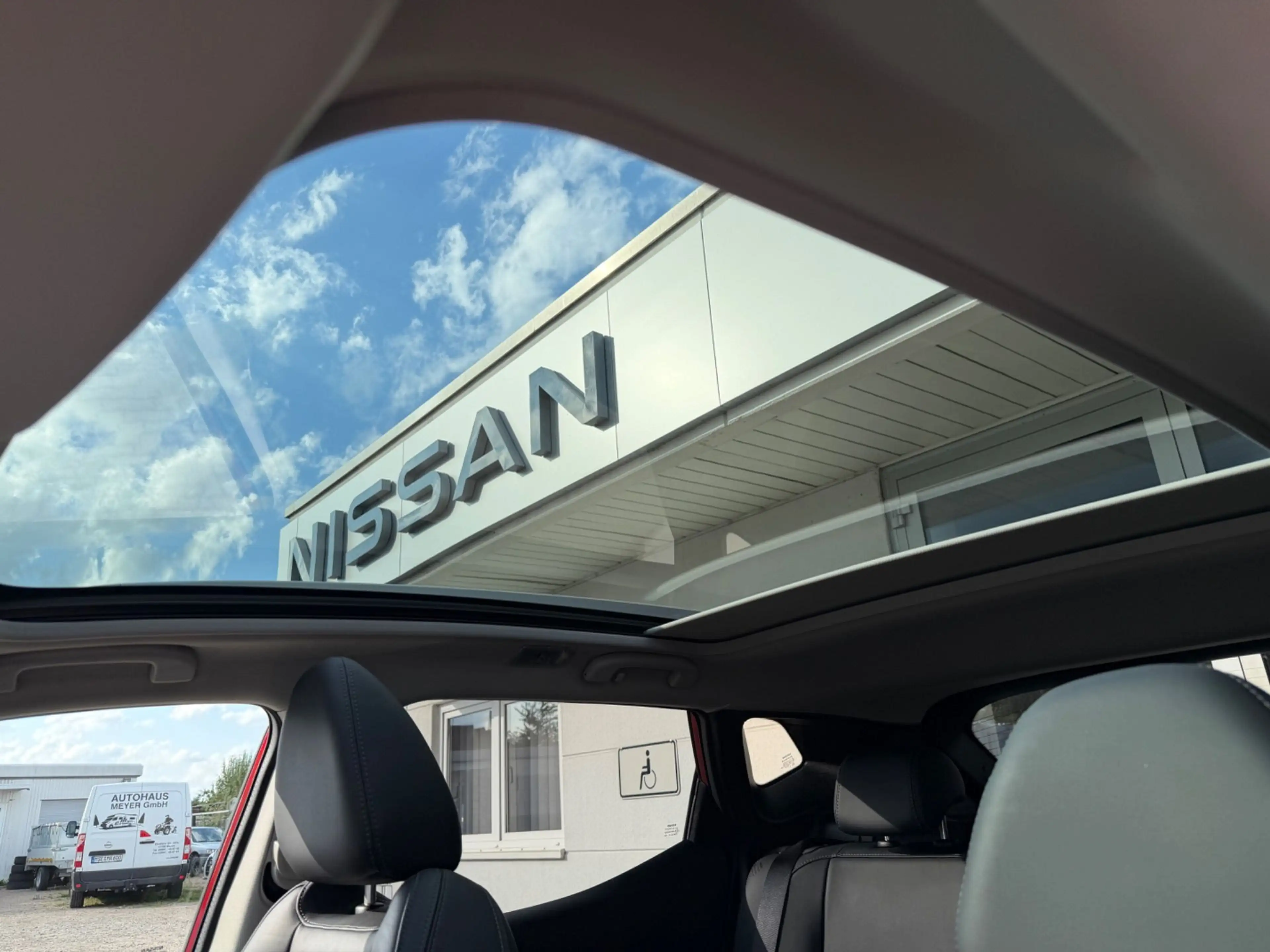 Nissan Qashqai 1.2 DIG-T Tekna 4x2 — photo 14