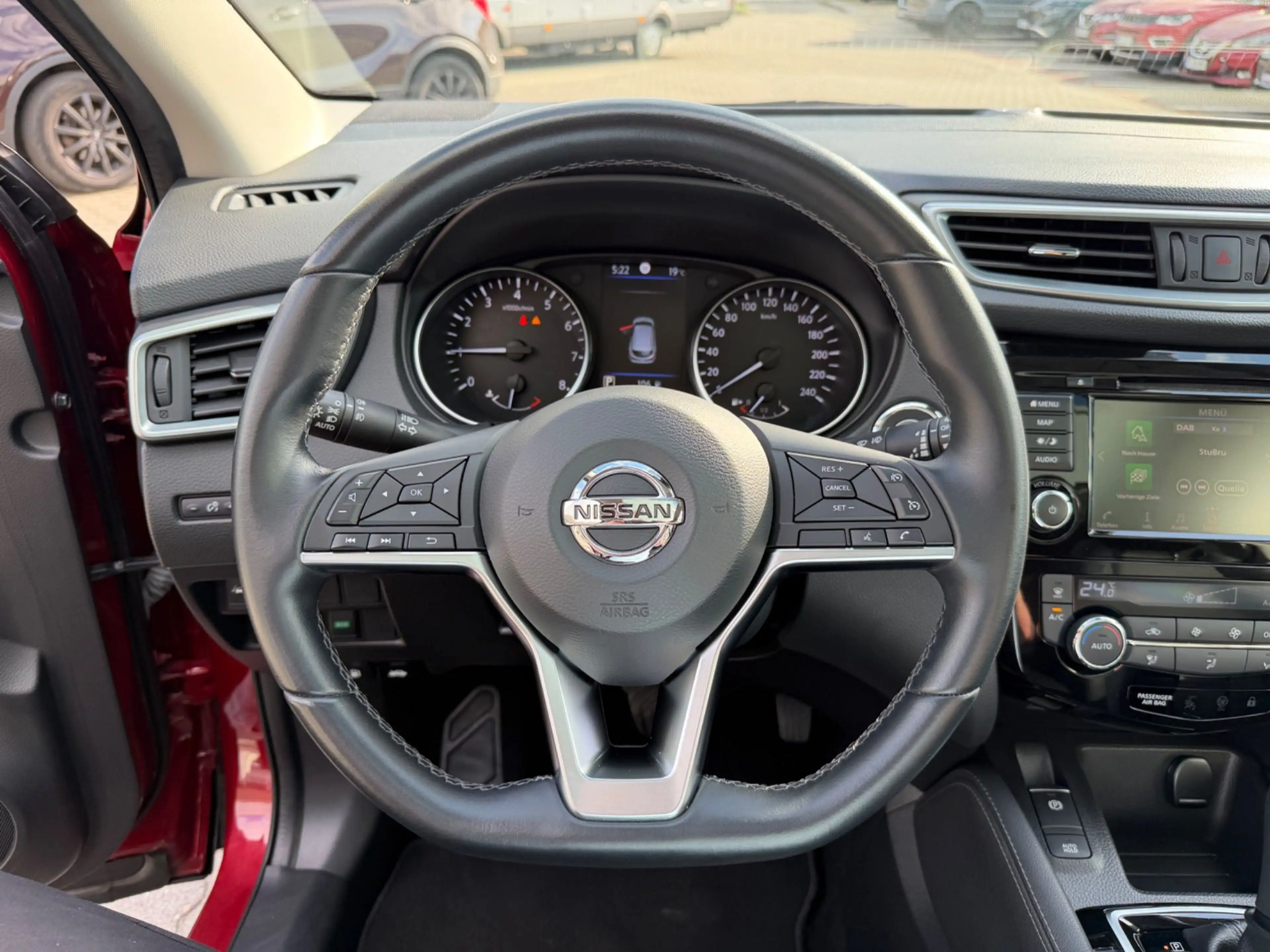 Nissan Qashqai 1.2 DIG-T Tekna 4x2 — photo 16