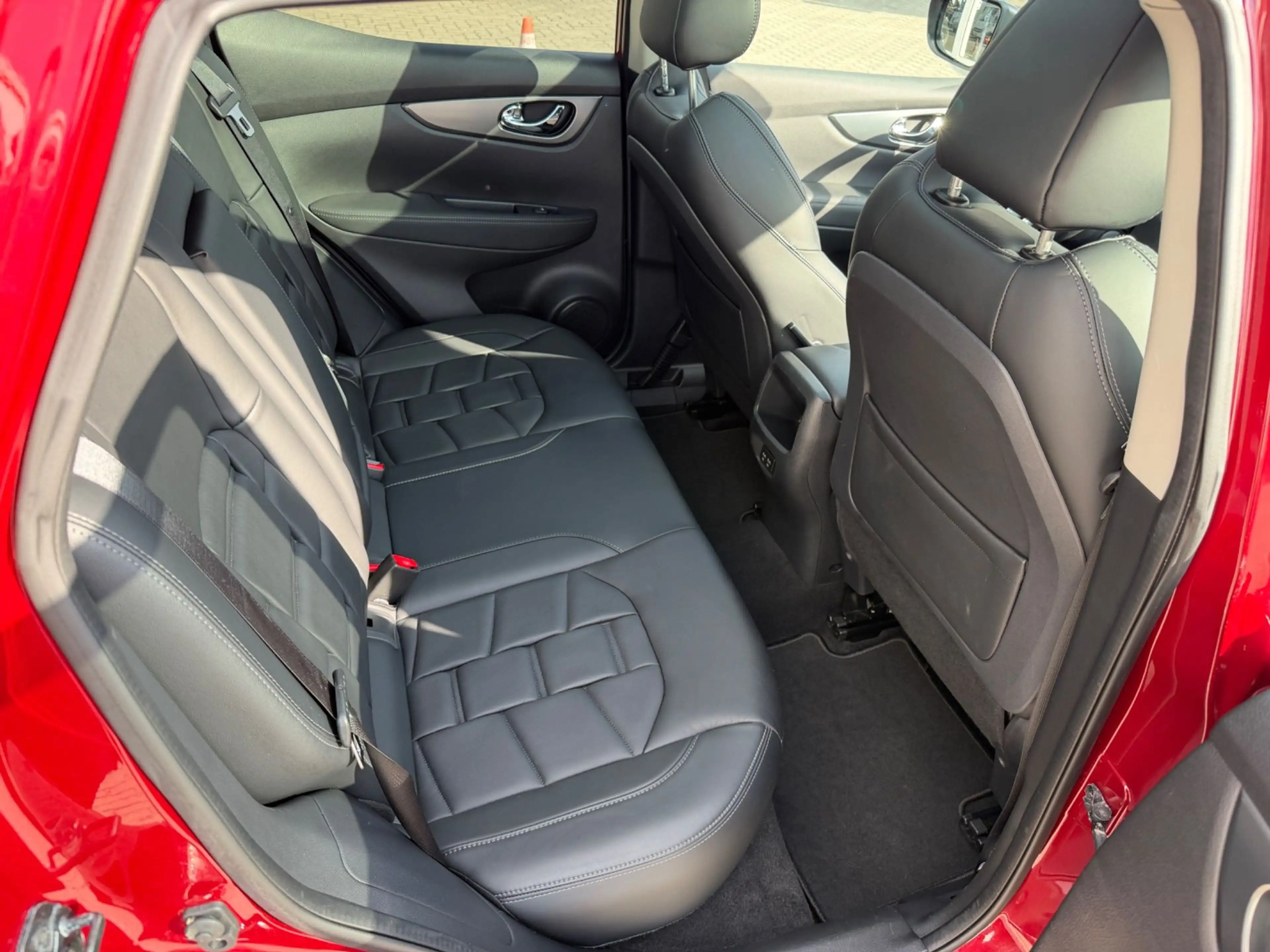 Nissan Qashqai 1.2 DIG-T Tekna 4x2 — photo 10