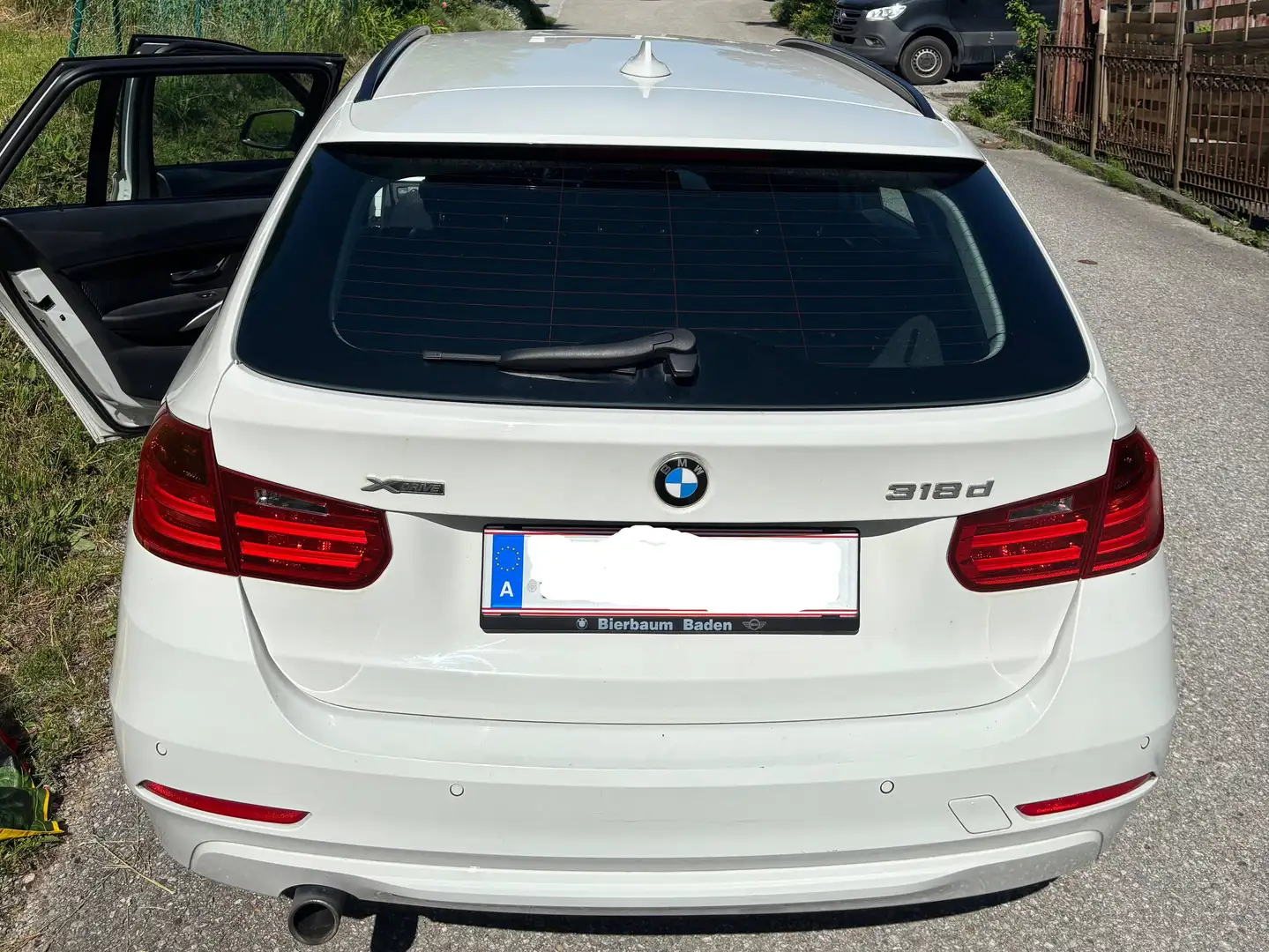 BMW 318 318d xDrive Österreich-Paket Touring Österreich-Paket Weiß - 2