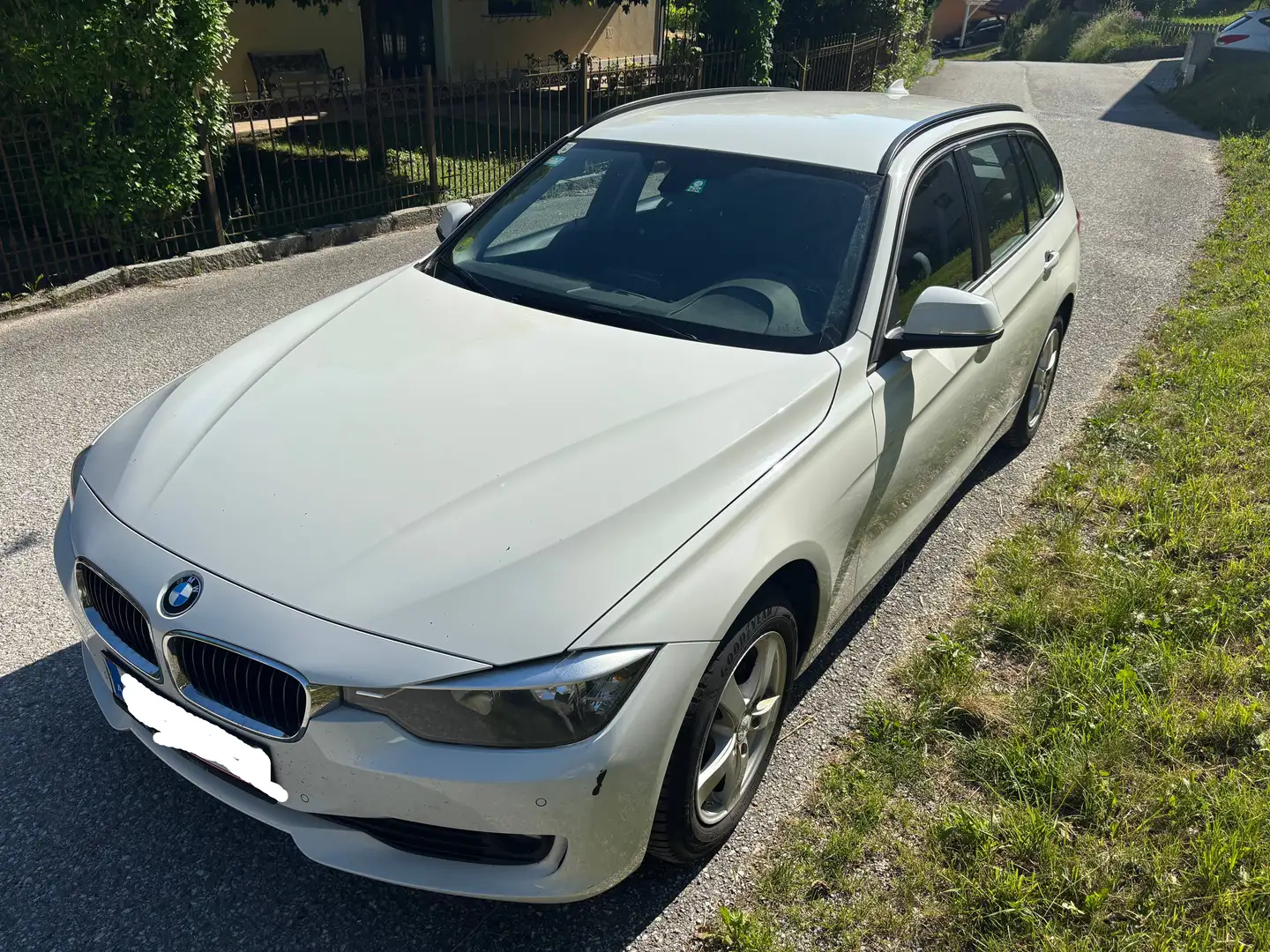 BMW 318 318d xDrive Österreich-Paket Touring Österreich-Paket Weiß - 1