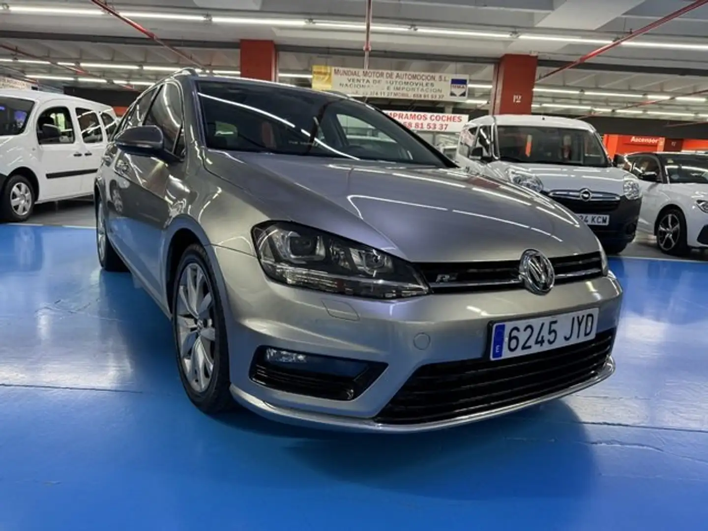 Volkswagen Golf Variant 1.6TDI CR BMT Sport 110 Gris - 1