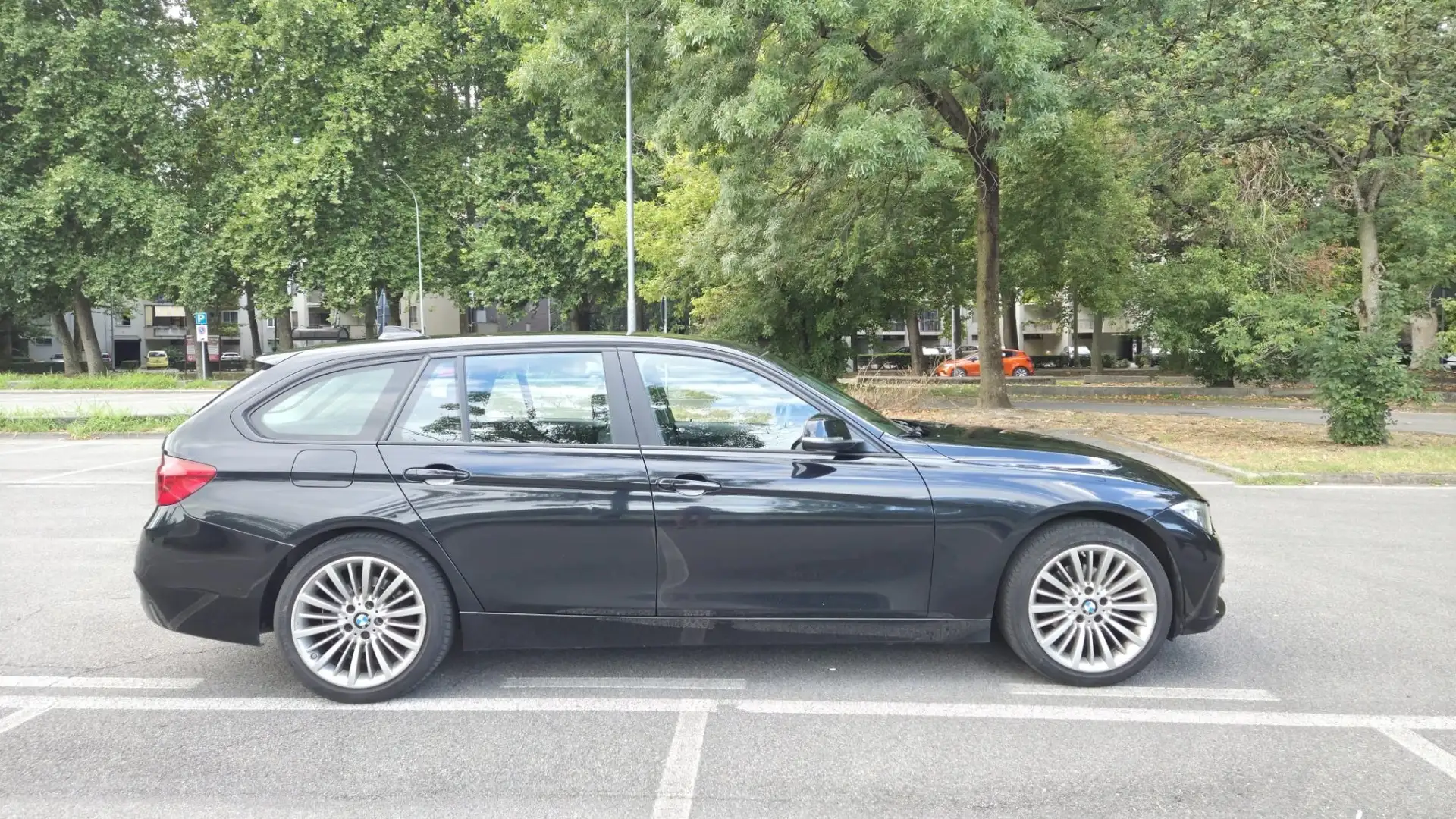 BMW 316 316d Touring Business Advantage auto - 2