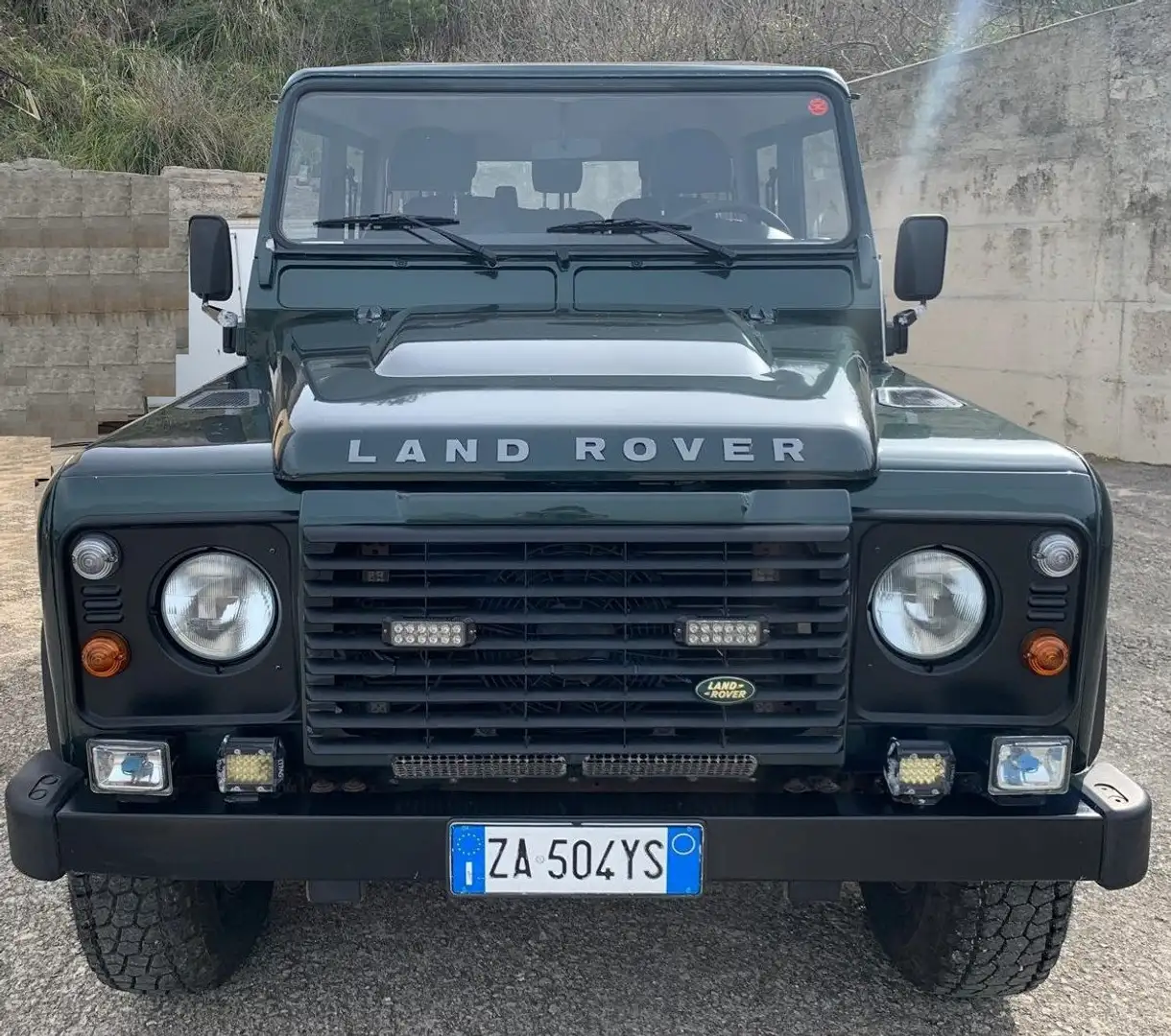 Land Rover Defender Defender+VI+2007+110/130+110+2.4+td+SE+Crew+Cab Zöld - 2
