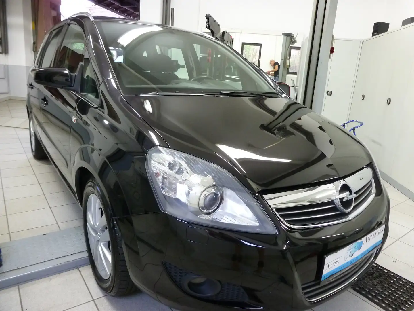 Opel Zafira Sport2.Hand Scheckheft 24 Mo.Garantie TOP Schwarz - 1