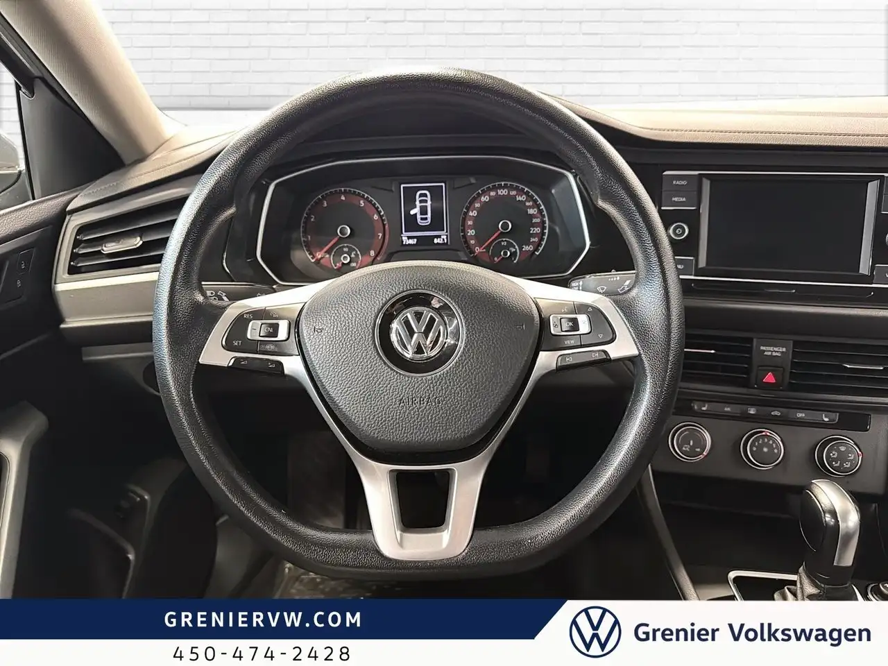 Volkswagen Jetta снимка Volkswagen Jetta