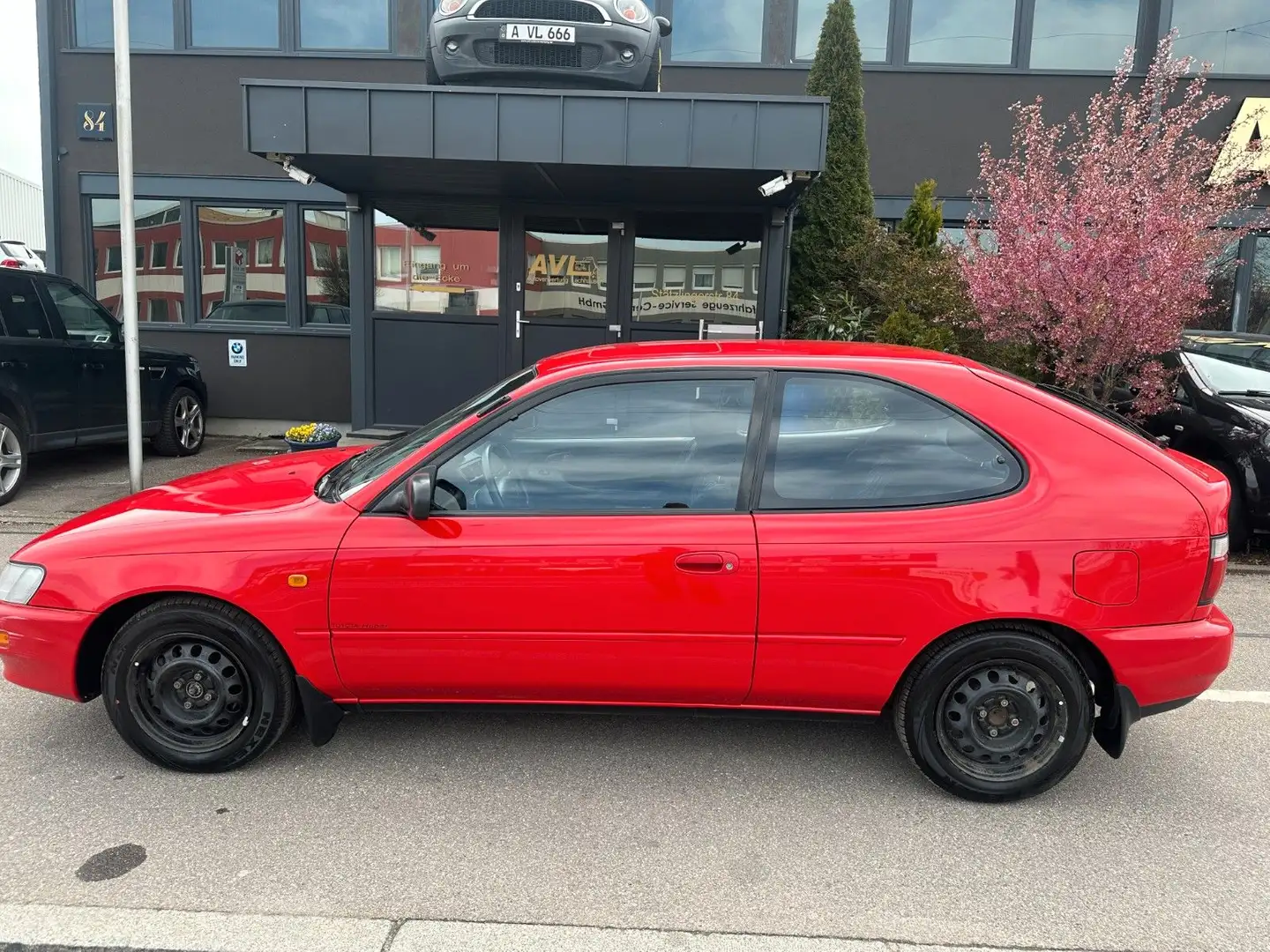 Toyota Corolla E10 1. Hand Scheckheft gepflegt Rood - 2