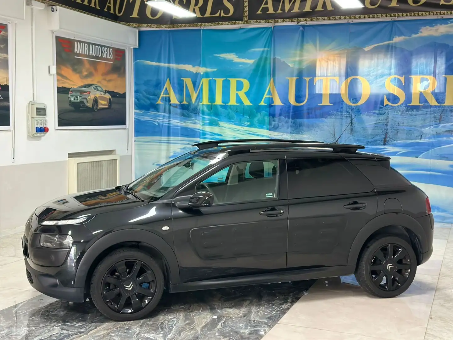 Citroen C4 Cactus PureTech 82 Shine Noir - 1