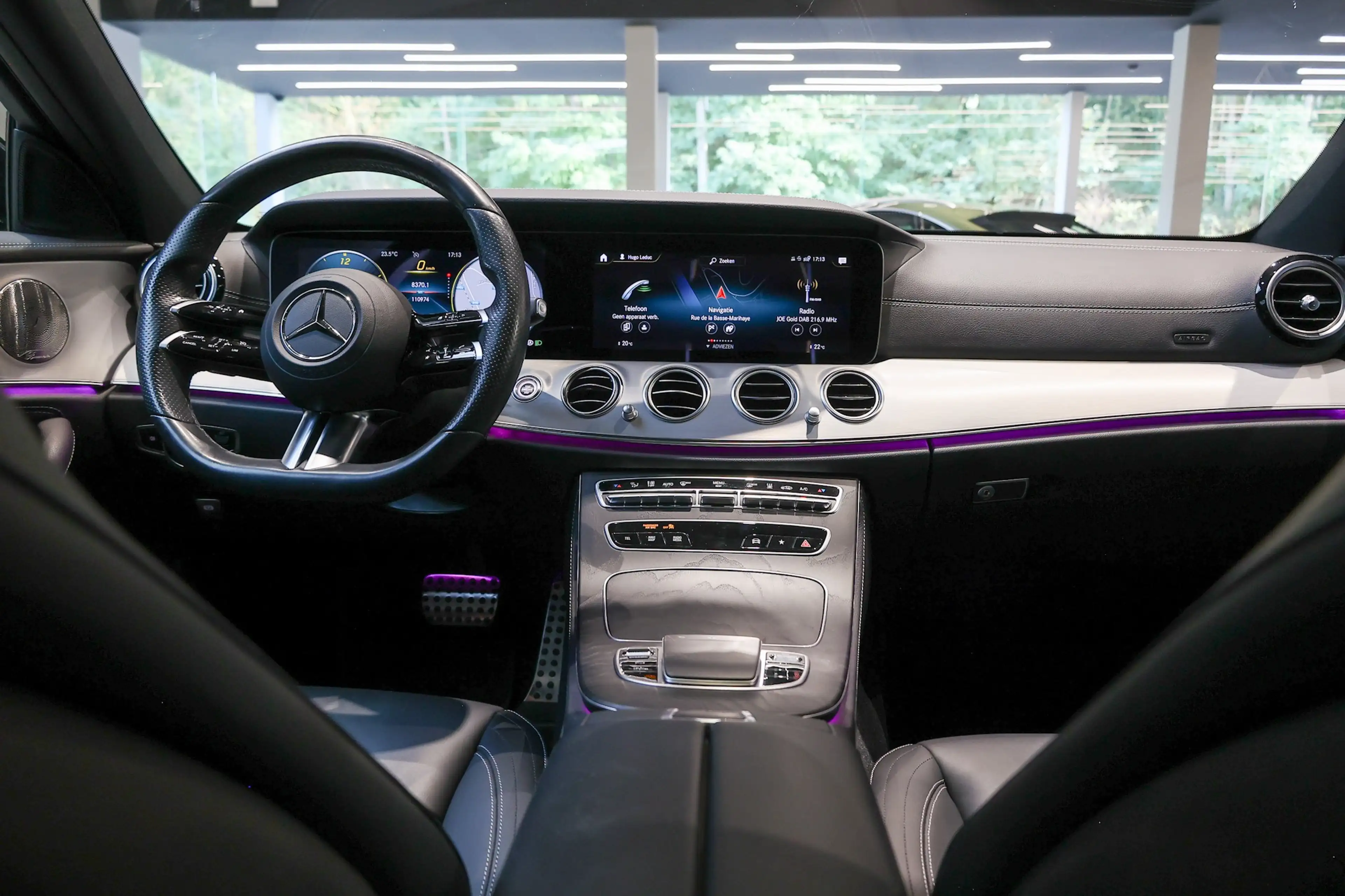 Mercedes-Benz E 300 de 4-Matic PHEV AMG Line**TVA**LED**TOIT OUVRANT**CAMERA 360**GARANTIE 12 MOIS — photo 9